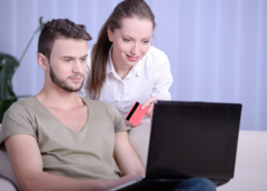 Examining the Gender Gap in Internet Use: Digital Spaces and Internet Chicks